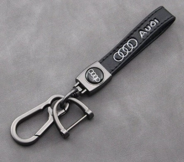 Audi Leder Schlüsselanhänger Metall Anhänger Karabinerhaken matt Audi Logo