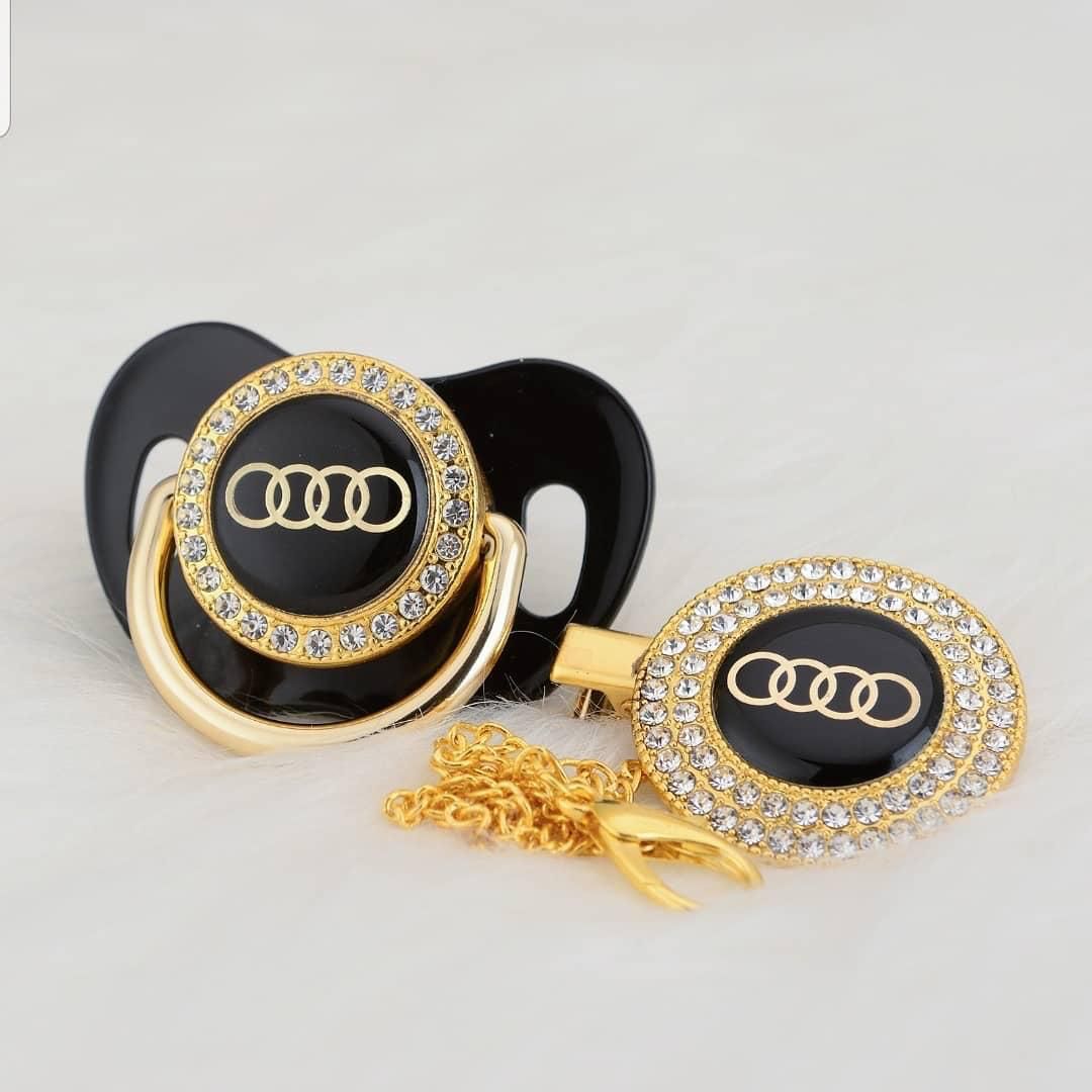 Premium Baby Schnuller Audi schwarz mit Clip & Geschenkbox